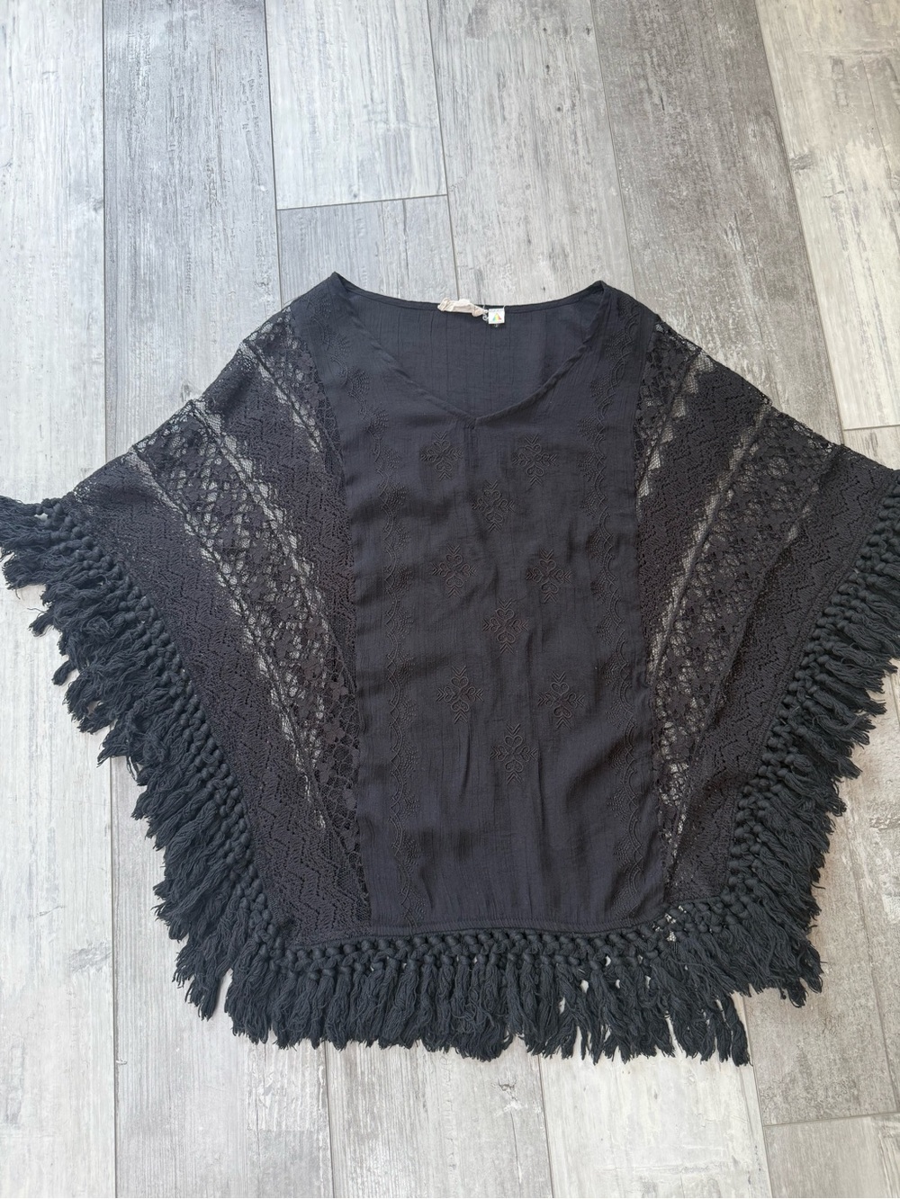 Mistic Prysm by Listicle Black Crochet Lace Fringe Poncho Top S/M Boho Festival